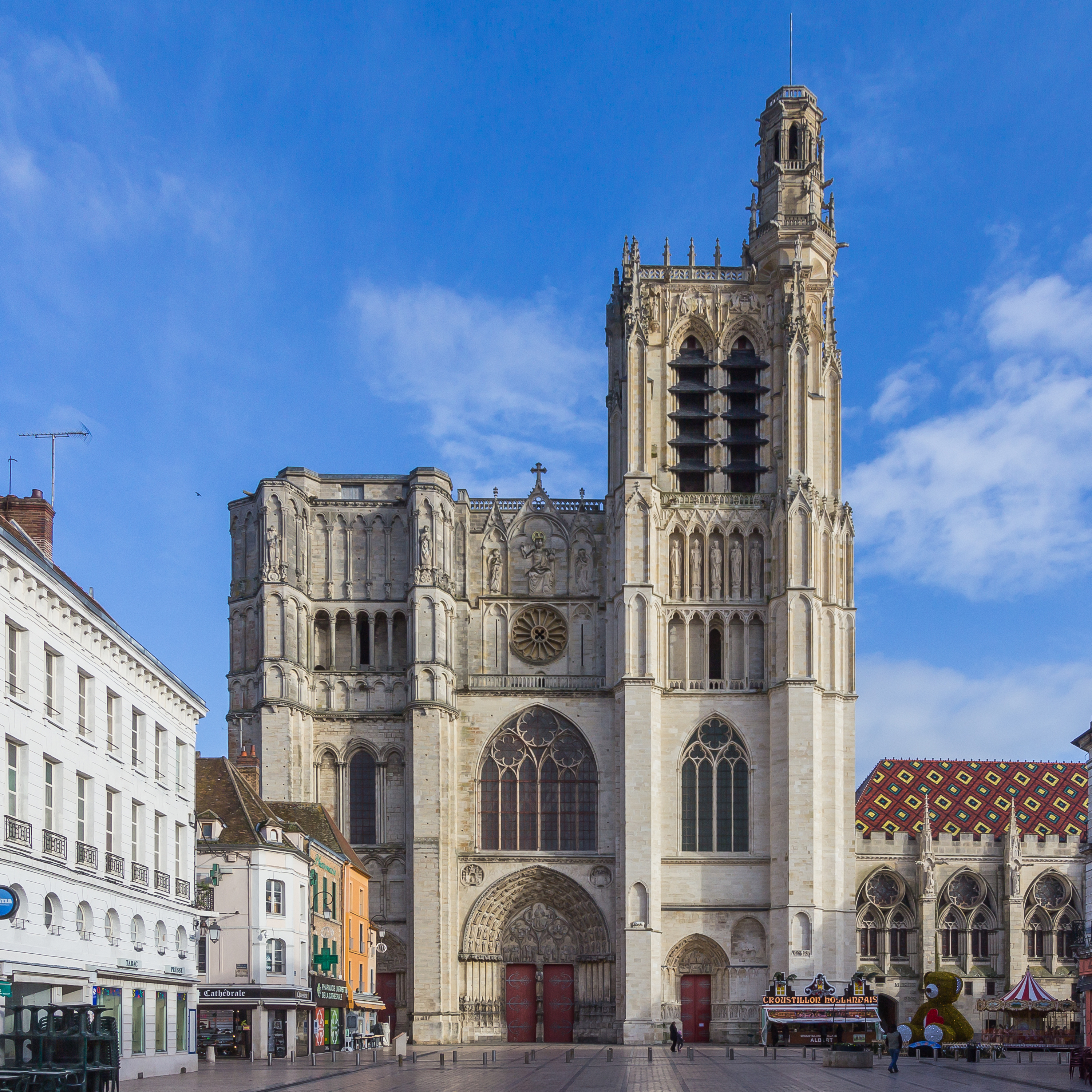Day 2: From Melun to Sens, a rural and historical escape, the second stage of the Paris - Nice cycling adventure (90 km)